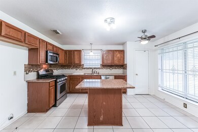 9743 Blackhawk Blvd, Houston, TX 77075 - photo 6