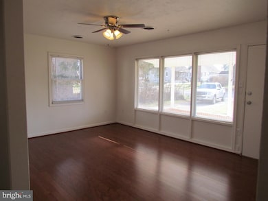 311 Queen St, Frederick, MD 21701 - photo 2