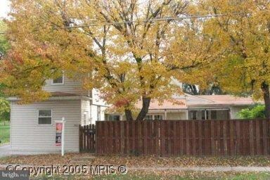 2401 Hammonds Ferry Rd, Halethorpe, MD 21227 - photo 2