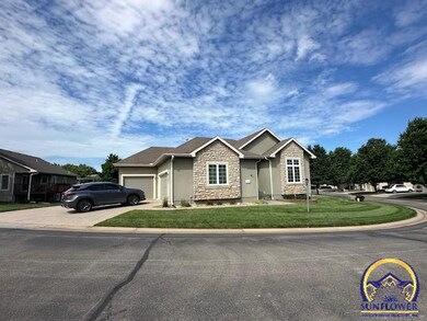 2728 SW Blue Stem Dr, Topeka, KS 66614 - photo 2