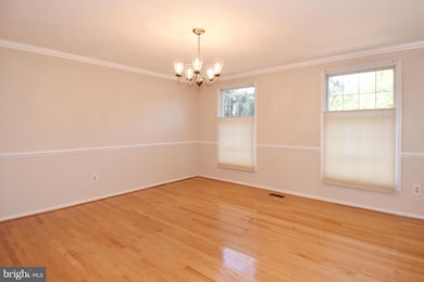 6327 Falling Brook Dr, Burke, VA 22015 - photo 2