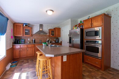 168 Graylock Road, Warren
