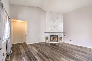 New vinyl floor thru out