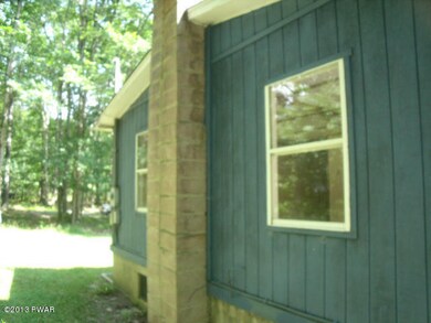 833 Redstart Ct, Lackawaxen Township, PA 18428 - photo 6