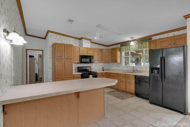 Kitchen with Breakfast Bar