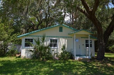 202 2nd St NW, Steinhatchee, FL 32359 - photo 2