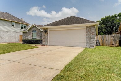 1446 Barras St, Alvin, TX 77511 - photo 3