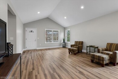 321 Maple St, Pulaski, VA 24301 - photo 6