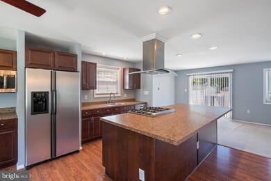 8710 Lagrange St, Lorton, VA 22079 - photo 7