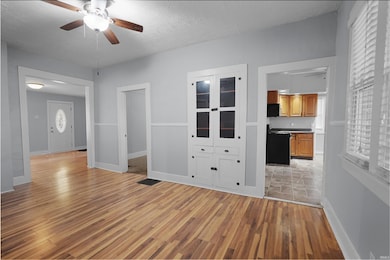 215 N Fort Wayne Ave, Warsaw, IN 46580 - photo 7