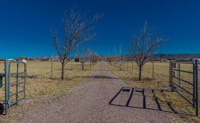 1050 W Ranch House Rd, Paulden, AZ 86334 - photo 7