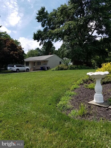 2411 Magnolia Dr, Wilmington, DE 19810 - photo 2