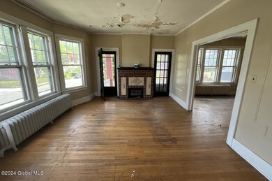 902 Park Ave, Albany, NY 12208 - photo 4