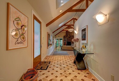 6-Foyer