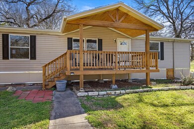 909 Fawn Dr, Granbury, TX 76049 - photo 5