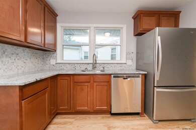 62 Glenwood St, Albany, NY 12208 - photo 7