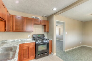 Kitchen (3)-FULL