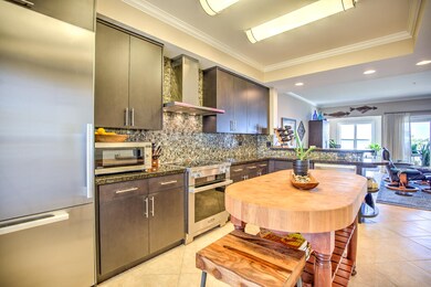 HUGE KITCHEN