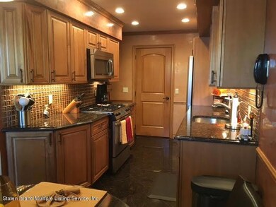 6 Revere Ln unit D, Staten Island, NY 10306 - photo 6