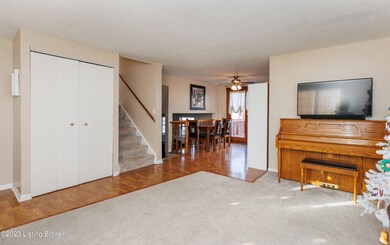 8800 Old Ironsides Dr, Louisville, KY 40228 - photo 4