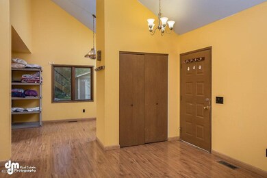 Entryway 9763-SMALL
