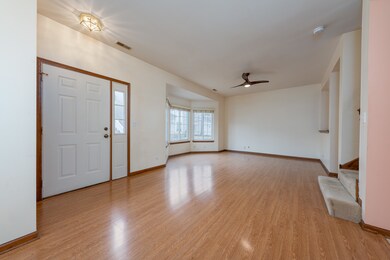 719 Hidden Creek Ln unit 196, North Aurora, IL 60542 - photo 4