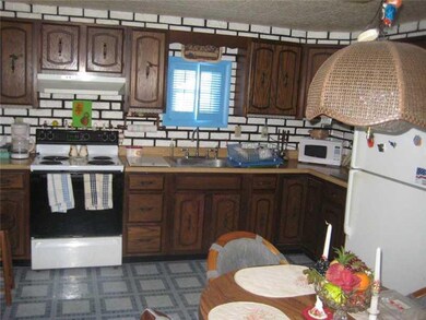 Kitchen. Kitchen-dining room combo