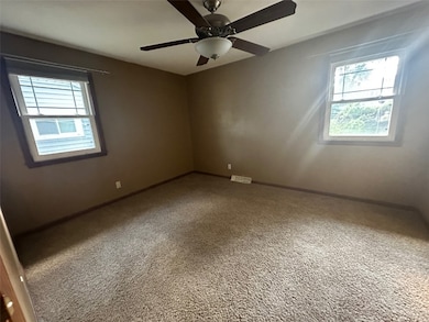 415 35th St SE, Cedar Rapids, IA 52403 - photo 7