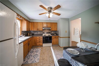 Eat in kitchen