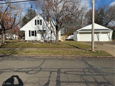 1639 Edgefield Rd, Cleveland, OH 44124 - photo 3