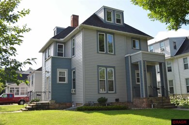 527 N Broad St, Mankato, MN 56001 - photo 2