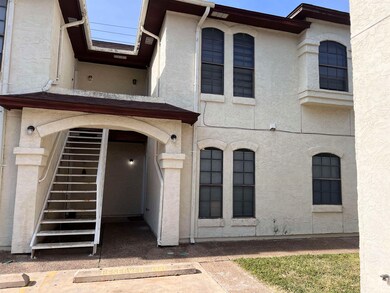 104 Belaire Dr unit 102, Laredo, TX 78041 - photo 2