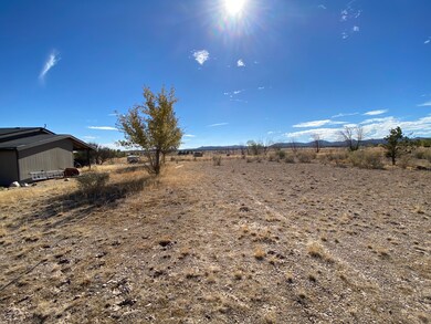 1715 W Kings Ct, Paulden, AZ 86334 - photo 7