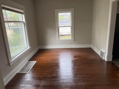 913 Bryant St, Kalamazoo, MI 49001 - photo 4