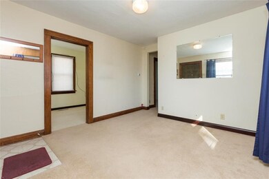 1310 Ridgeway Dr, Newton, IA 50208 - photo 5