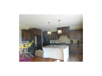 Plenty of storage space & work space!