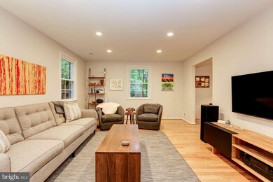 6010 Benalder Dr, Bethesda, MD 20816 - photo 4