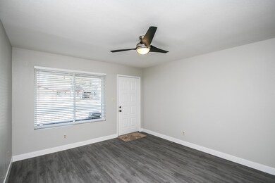 FrntRm2Door