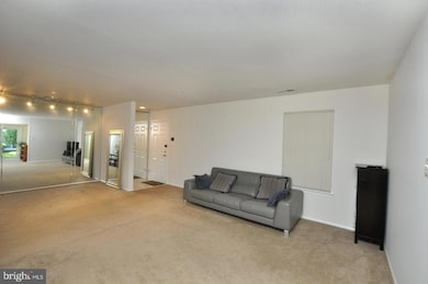 29 Village Ln unit 29, Mount Laurel, NJ 08054 - photo 5
