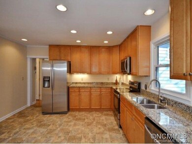 212 Old Chimney Rock Rd, Hendersonville, NC 28792 - photo 5