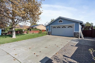 1931 Evelyns Dr, Hollister, CA 95023 - photo 4