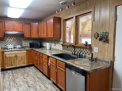 E3233 Lake Rd, Ironwood, MI 49938 - photo 6