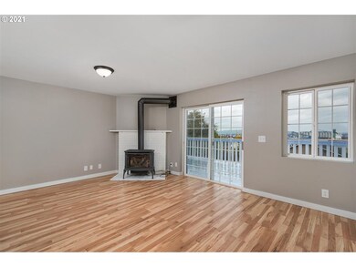 418 W 3rd St, Rainier, OR 97048 - photo 4