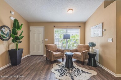 Entry/Formal Dining Space