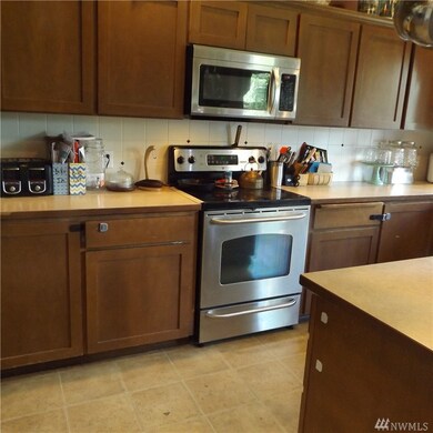 1202 Goldfinch Ave SW, Orting, WA 98360 - photo 7