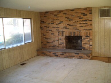 830 Lawnsdale Rd, Medford, OR 97504 - photo 6