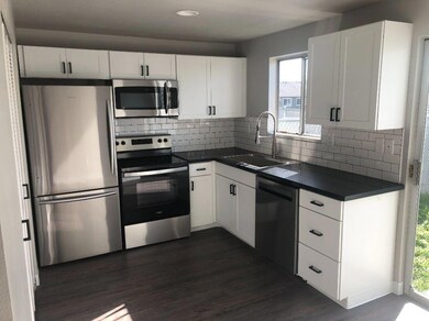 2000 Brookhurst St unit 20, Medford, OR 97504 - photo 2