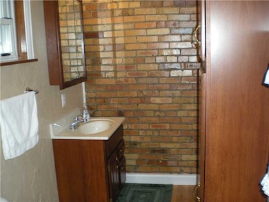 Full Bath.