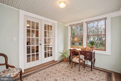 202 N Oak St, Falls Church, VA 22046 - photo 2