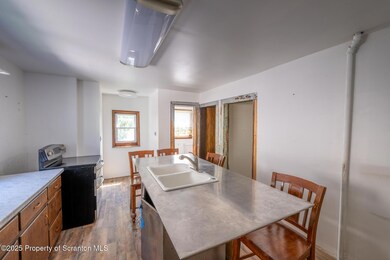 116 Dunmore St, Throop, PA 18512 - photo 7
